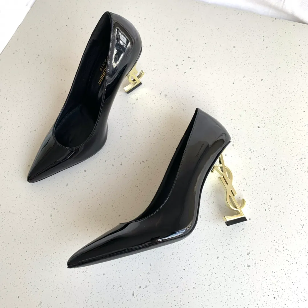 👟👟Ex-factory price 560👟👟 SAINT LAUREN*Yves Saint Laurent YSL poplar forest classic letter heel high-heeled shoes Only YSL understands women's hearts best and does not accept refutation🙅‍♂️Super invincible feminine artifact, a must-have for women (✅Z product full-body customization, own molded toe hardware, perfect consistency)⚠️Compare the differences between pictures and goods on the market Haha Upper: Customized imported cotton silk weaving/imported calf patent leather Lining: Imported sheep leather Sole: Imported genuine leather outsole Thickness: 9cm Color: black paint with gold, black leather with black Size: 35-39 (full set of packaging)